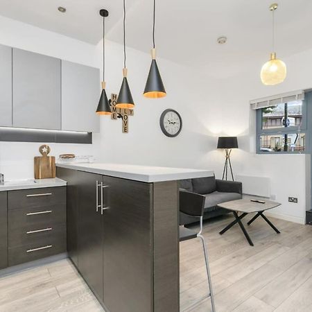 Modern 1 Bedroom Apartment In Central ווקינג מראה חיצוני תמונה