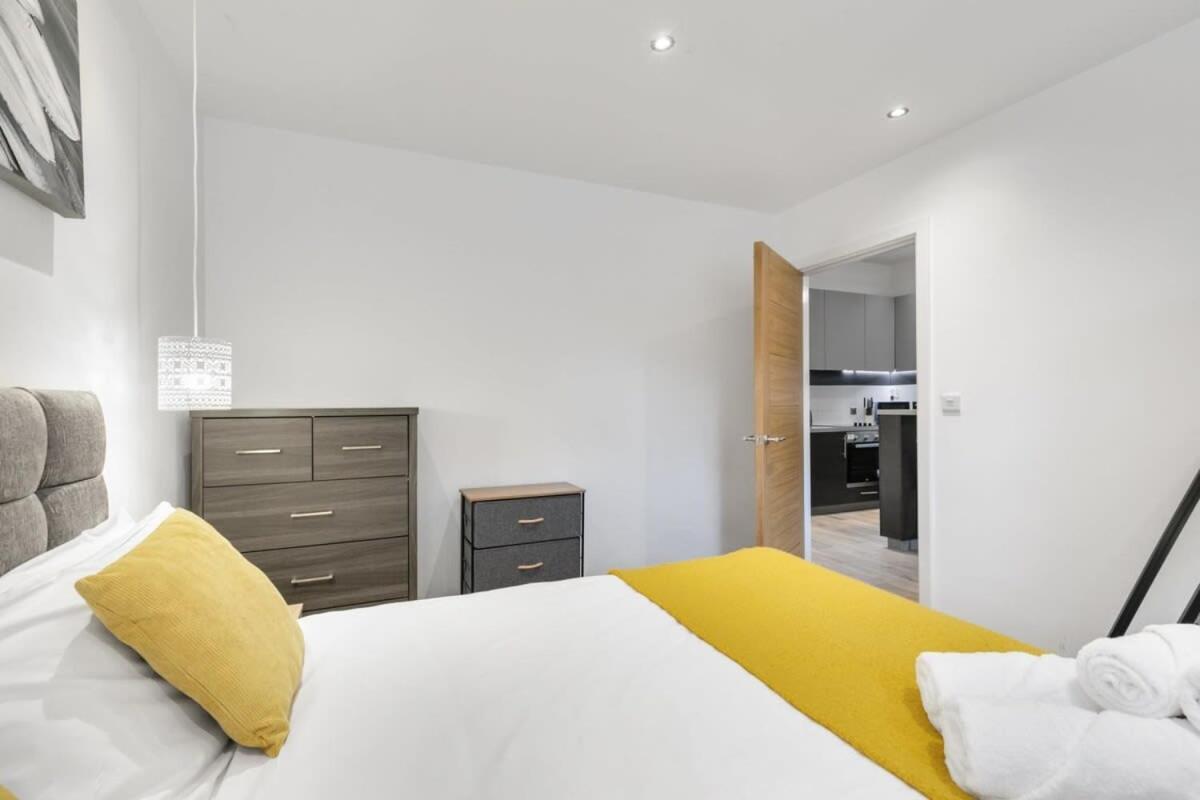 Modern 1 Bedroom Apartment In Central ווקינג מראה חיצוני תמונה
